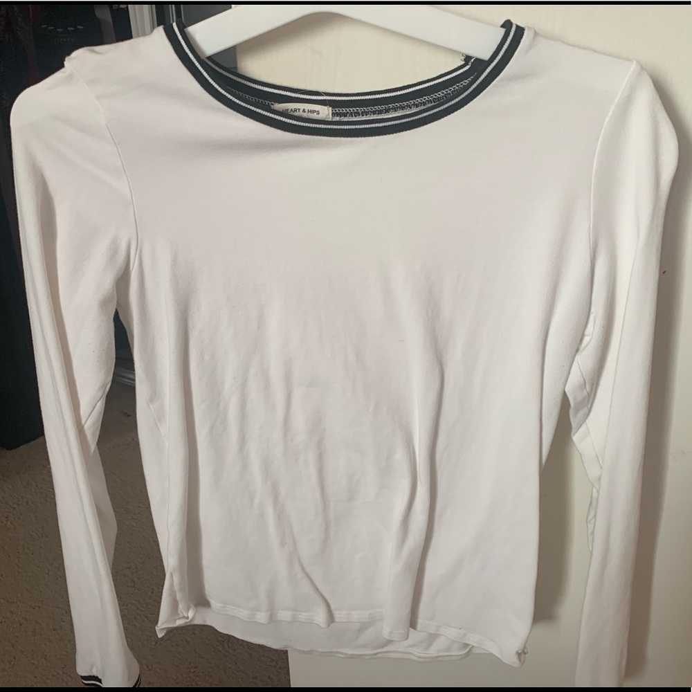White long sleeve with black lining🦋